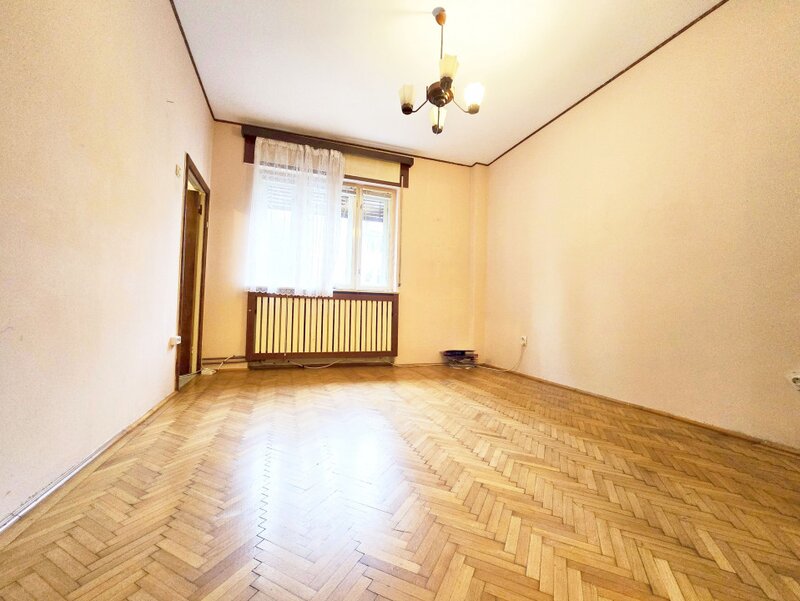 Piata Victoriei Apartament cu 2 camere  Pozitie ideala